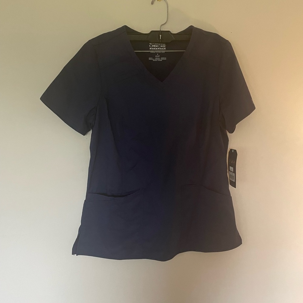 Cherokee scrub top